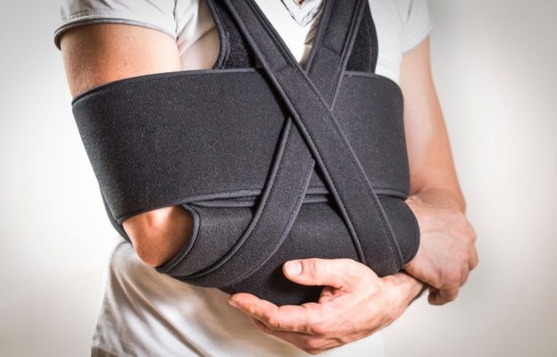 کتف بند برای پارگی تاندون شانه
